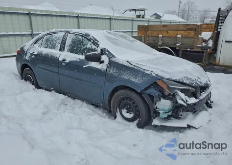 2017 Toyota Corolla L z USA, uszkodzony, nr VIN 2T1BURHEXHC938607